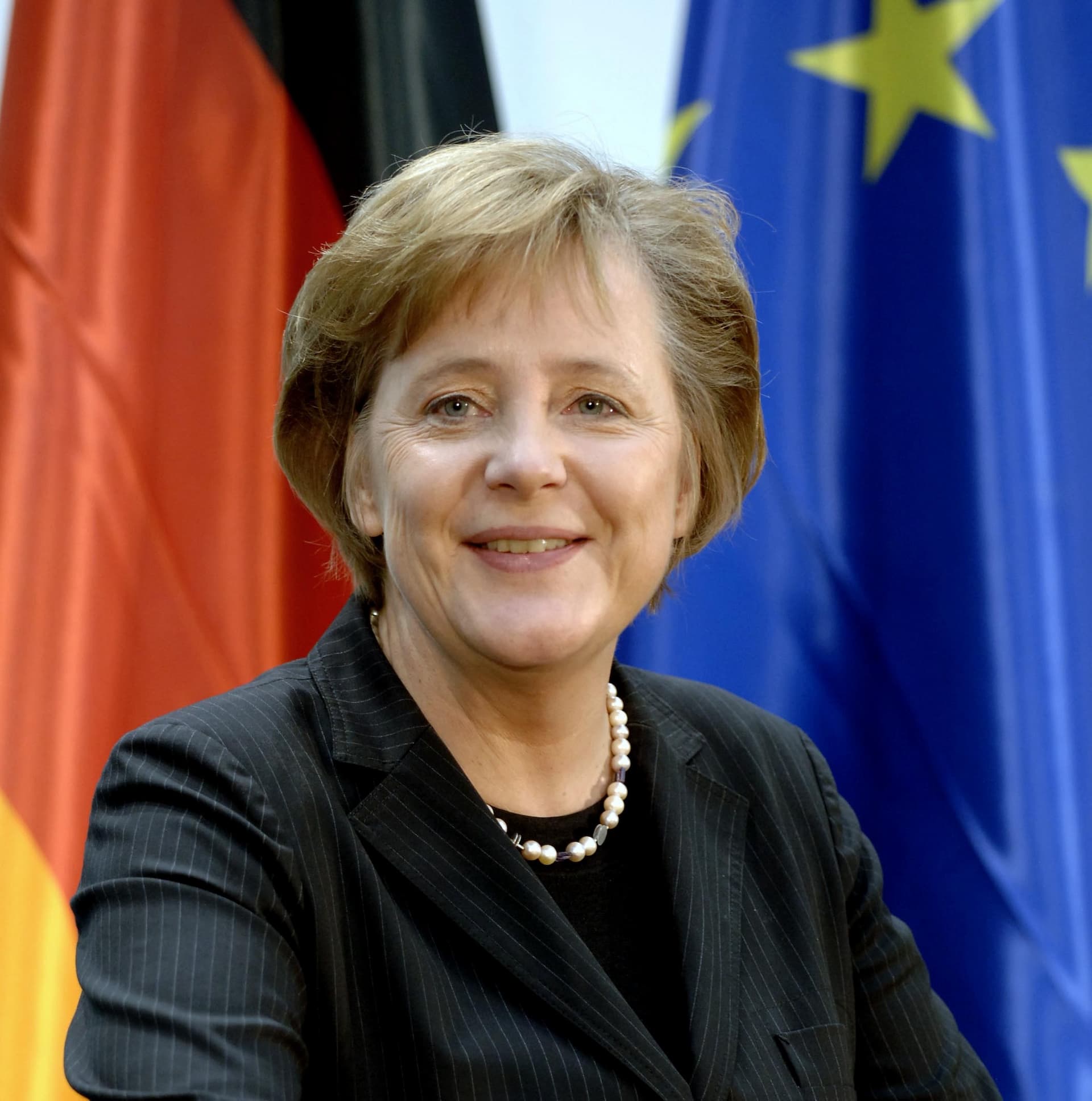 Merkel: A német kormány támogatja a Szíria elleni légicsapást