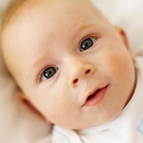 Angol kutatók első ízben kaptak engedélyt "háromszülős" baba létrehozására