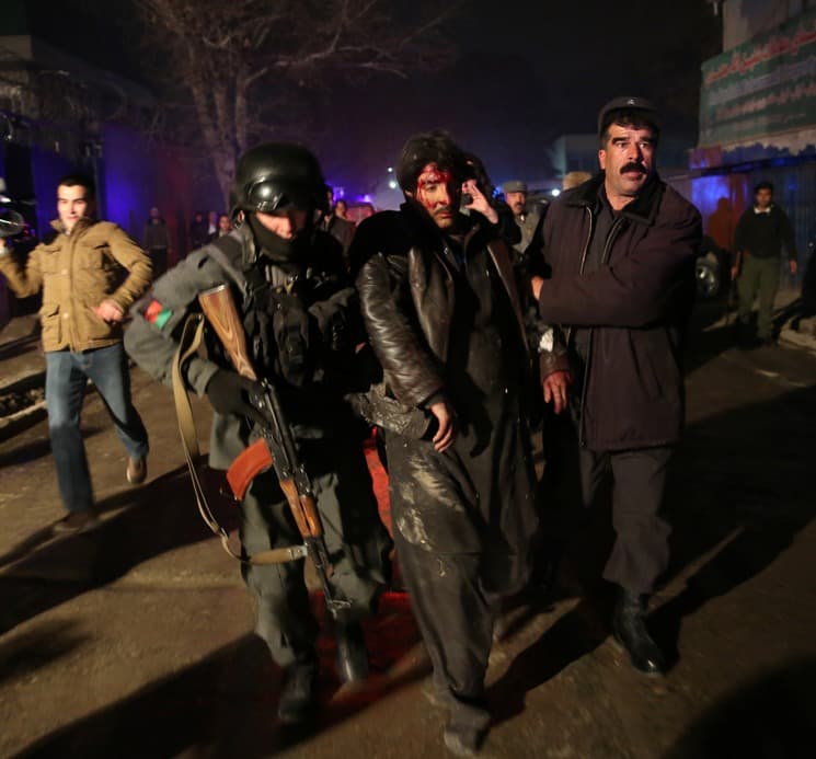 Robbantás történt tálibok és afgán katonák közös ünneplésén, sokan meghaltak