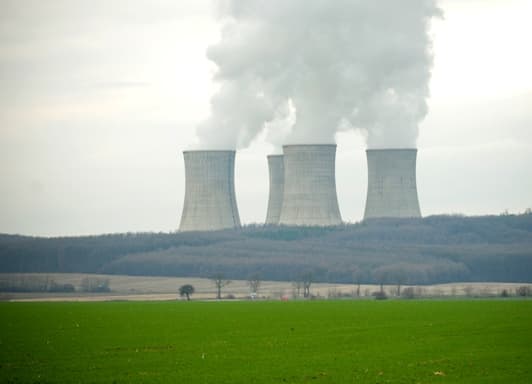 Saját erőből építene atomerőművet Lengyelország