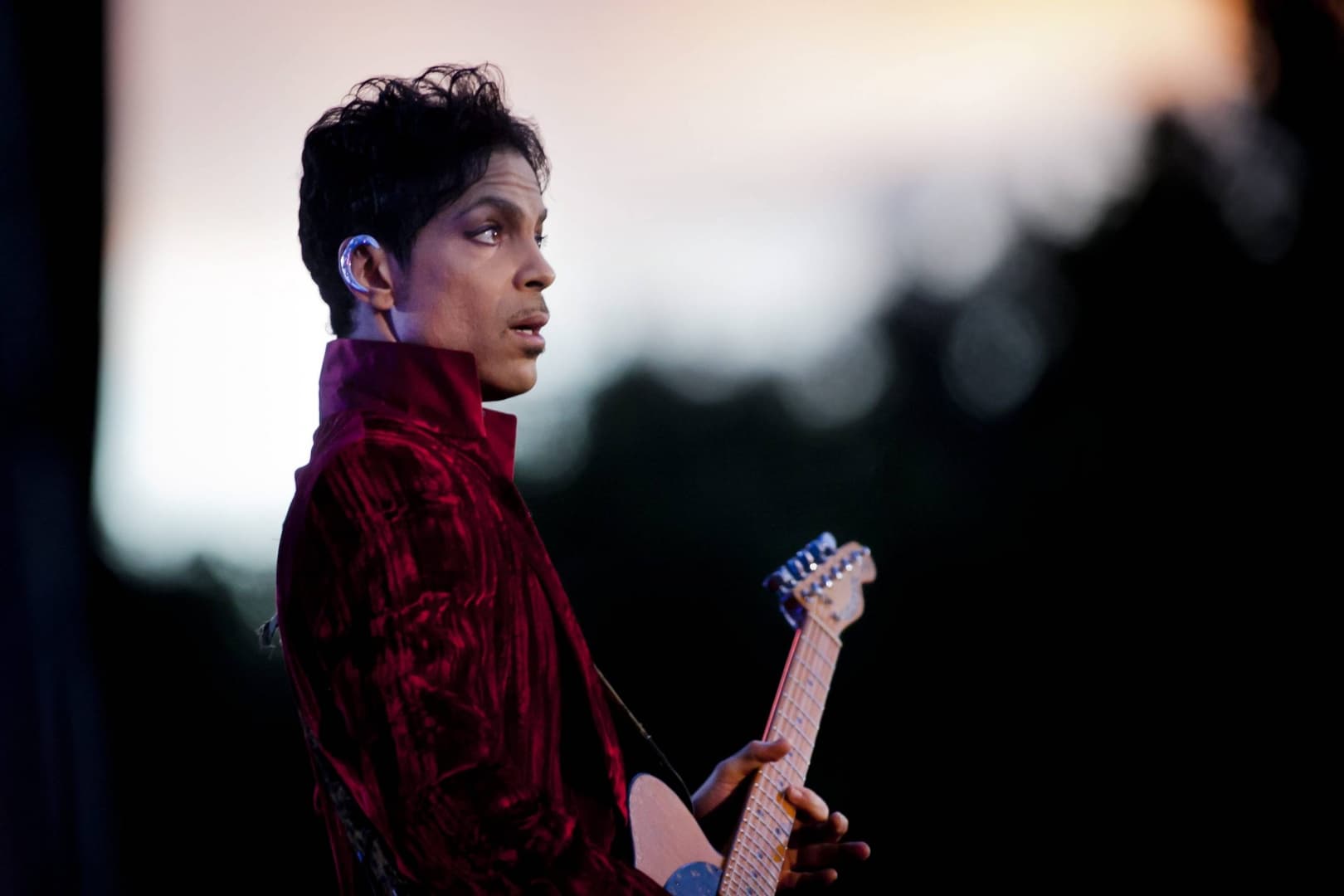 Prince kiadatlan zenéinek titkos gyűjteményét kínálják eladásra