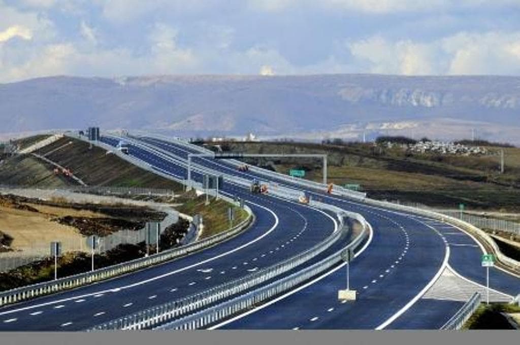 Három centiméternyi autópálya jut egy romániaira