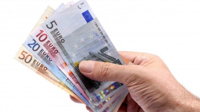 1400 euró a szlovák bruttó átlagbér, nőtt a munkanélküliség