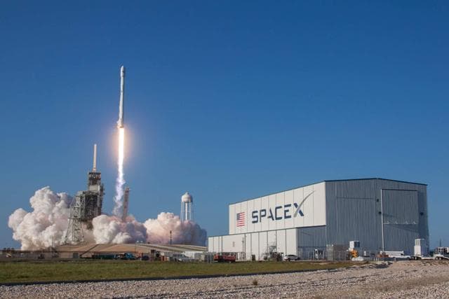 A harmadik műholdat juttatta sikeresen a világűrbe 12 napon belül a SpaceX hordozórakétája