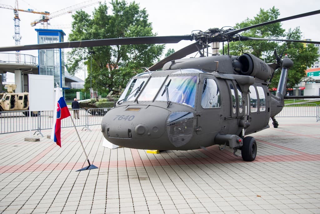 További két Black Hawk helikopterrel bővült a hadsereg állománya