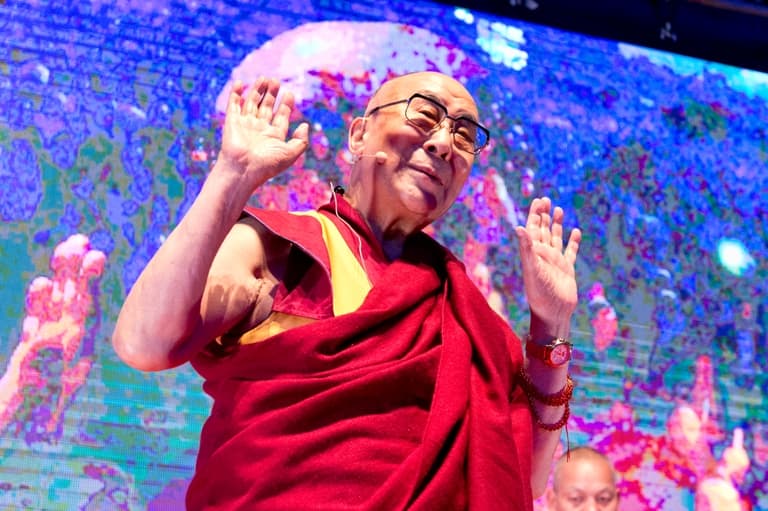 Dalai láma Pozsonyban: „A dzsihádot csak toleranciával győzhetjük le“