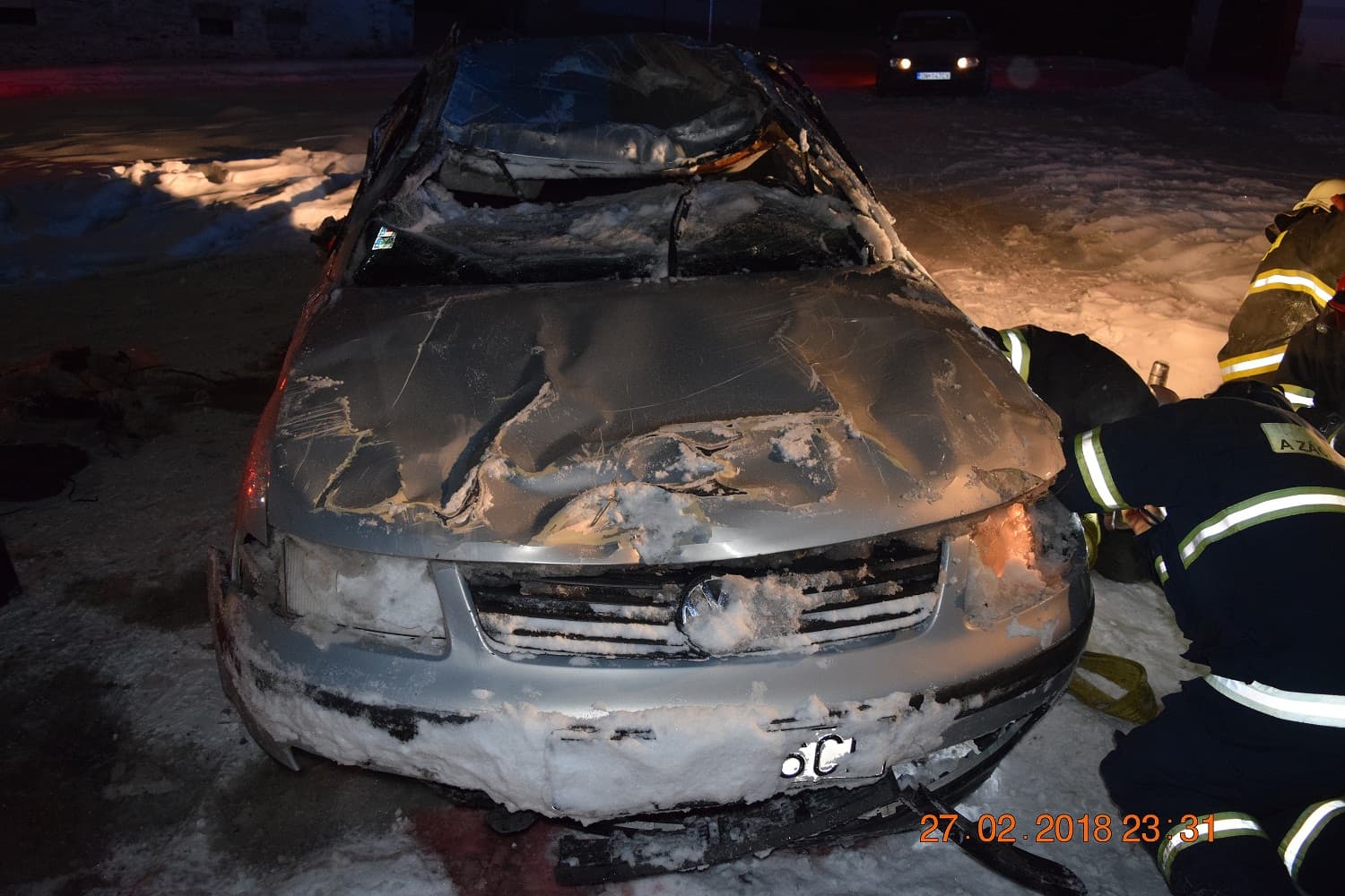 TRAGÉDIA: Lerepült az útról a Volkswagen, sofőrje nem élte túl (FOTÓK)