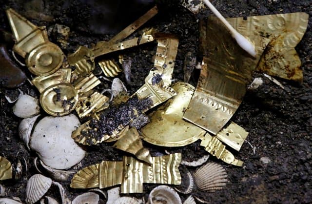 Azték aranydíszekkel ékesített farkas maradványaira bukkantak Mexikóvárosban