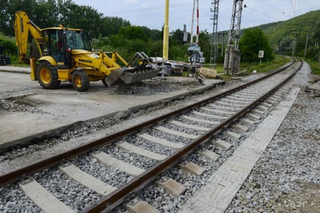 Szünetel a vasúti közlekedés Losonc és Fülek között