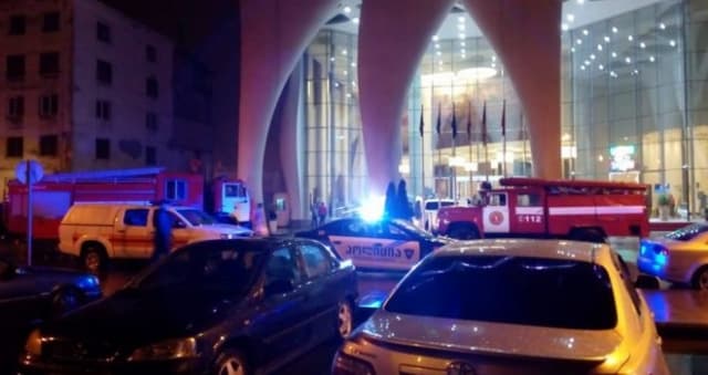 TRAGÉDIA: Tűz ütött ki egy grúziai luxushotelben, sokan meghaltak