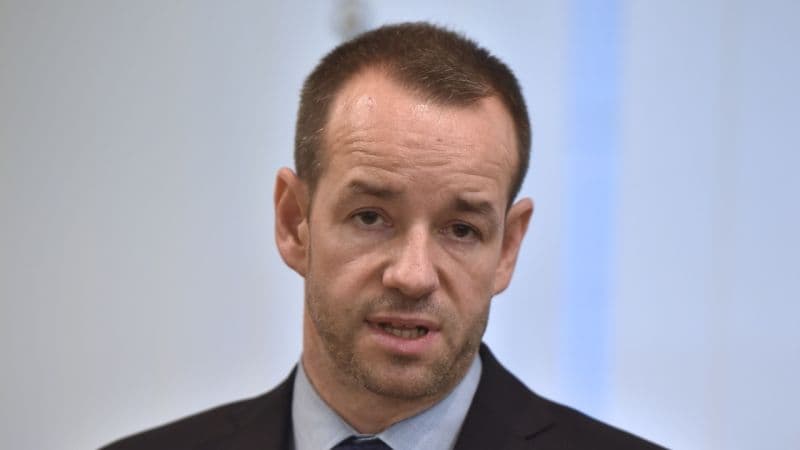Leváltották V. Stromček államtitkárt és kormánybiztost