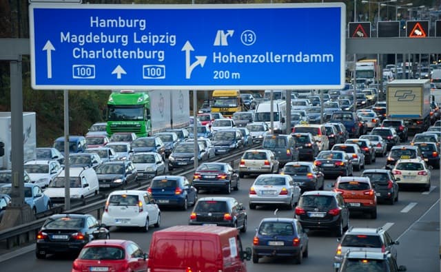 Többszázezerszer dugultak be a német autópályák