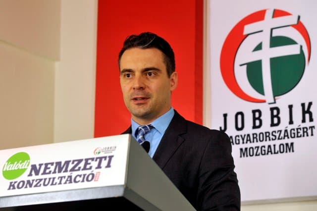 Mandiner.hu: Allah mellett tett hitet Vona Gábor; a Jobbik elnöke visszautasítja ezt