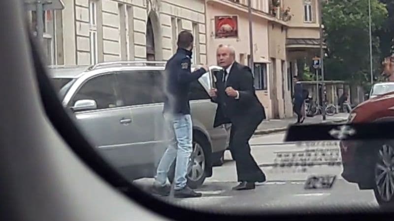 BALHÉ: Egymásnak feszült két bepöccent sofőr Pozsonyban (videó)