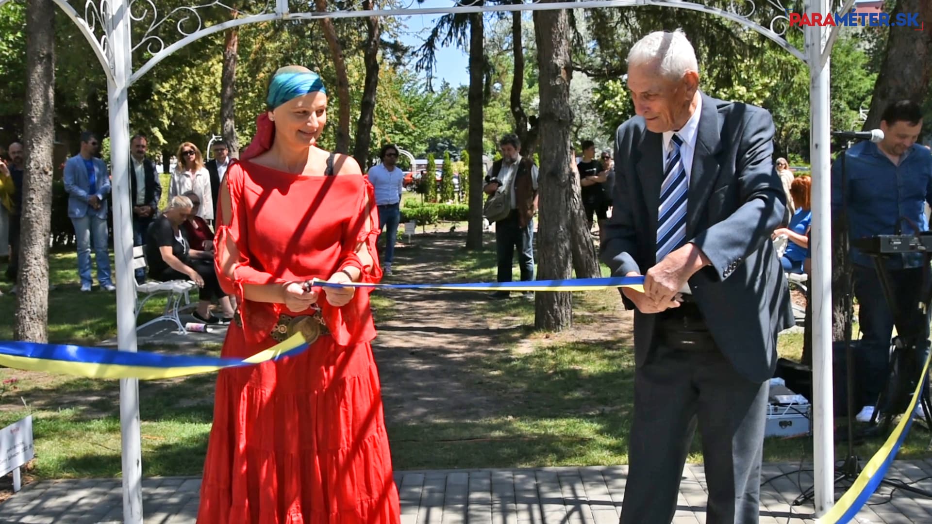 Csoda történt: rózsapark nyílt Dunaszerdahely szívében