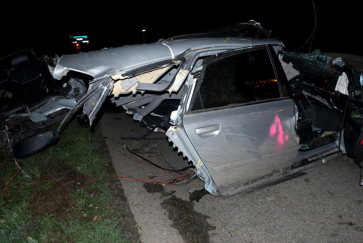 TRAGÉDIA: Két fiatal vesztette életét a ripityára tört Audiban!