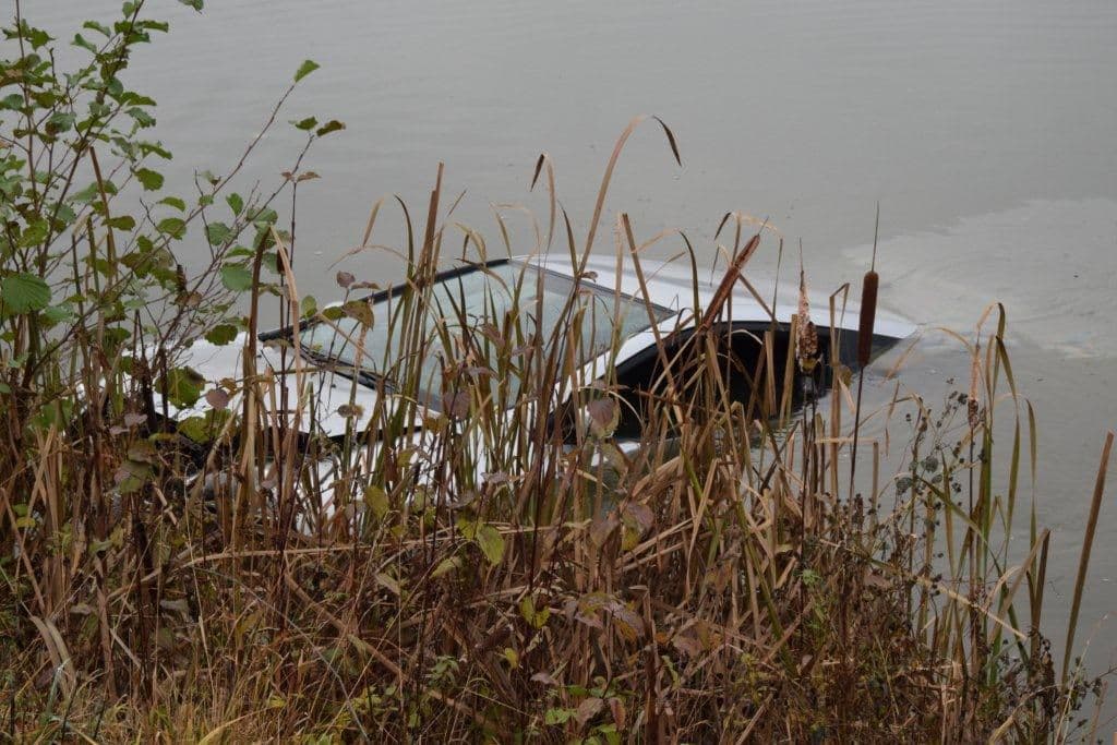 TRAGÉDIA: Két gyerek maradt árván a tóba hajtott szülők után