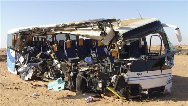 Tragikus buszbaleset – harminc ember meghalt!