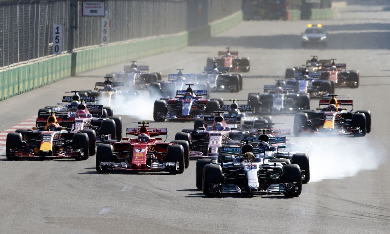 Azeri Nagydíj - Újravizsgálják Vettel és Hamilton ütközését