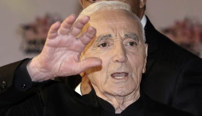 Charles Aznavour csillagot kap a hollywoodi Hírességek sétányán