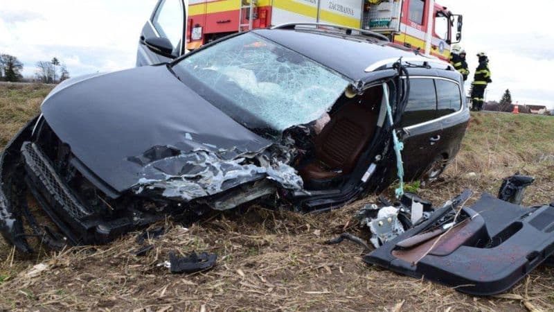 TRAGÉDIA: Teherautóval karambolozott frontálisan egy VW Passat, meghalt a sofőr