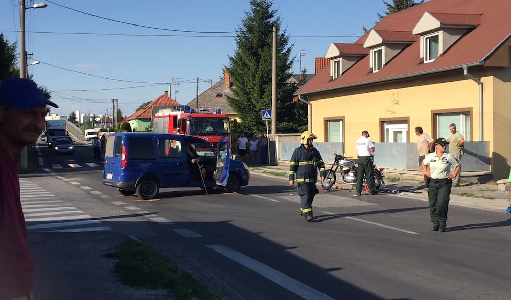 BALESET: Furgon ütközött motorkerékpárral Dunaszerdahelyen!