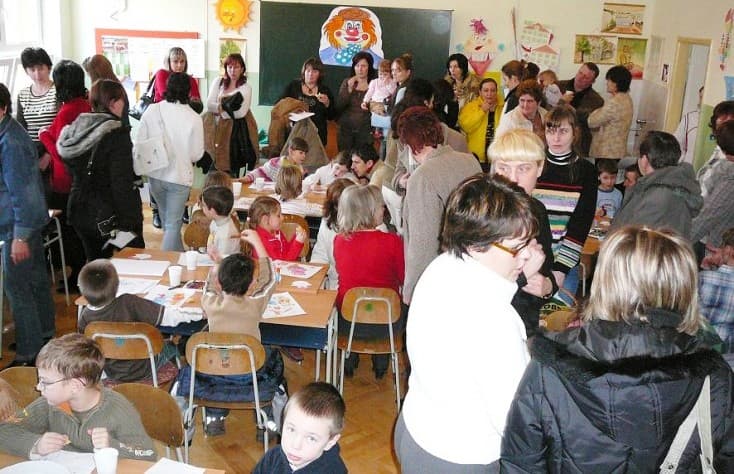 Országosan 3402 leendő elsőst írattak be szüleik magyar iskolába