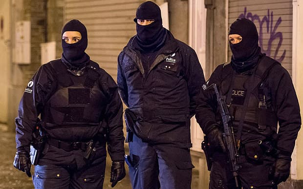 Fegyveres férfi rabolt ki egy belga bevásárlóközpontot