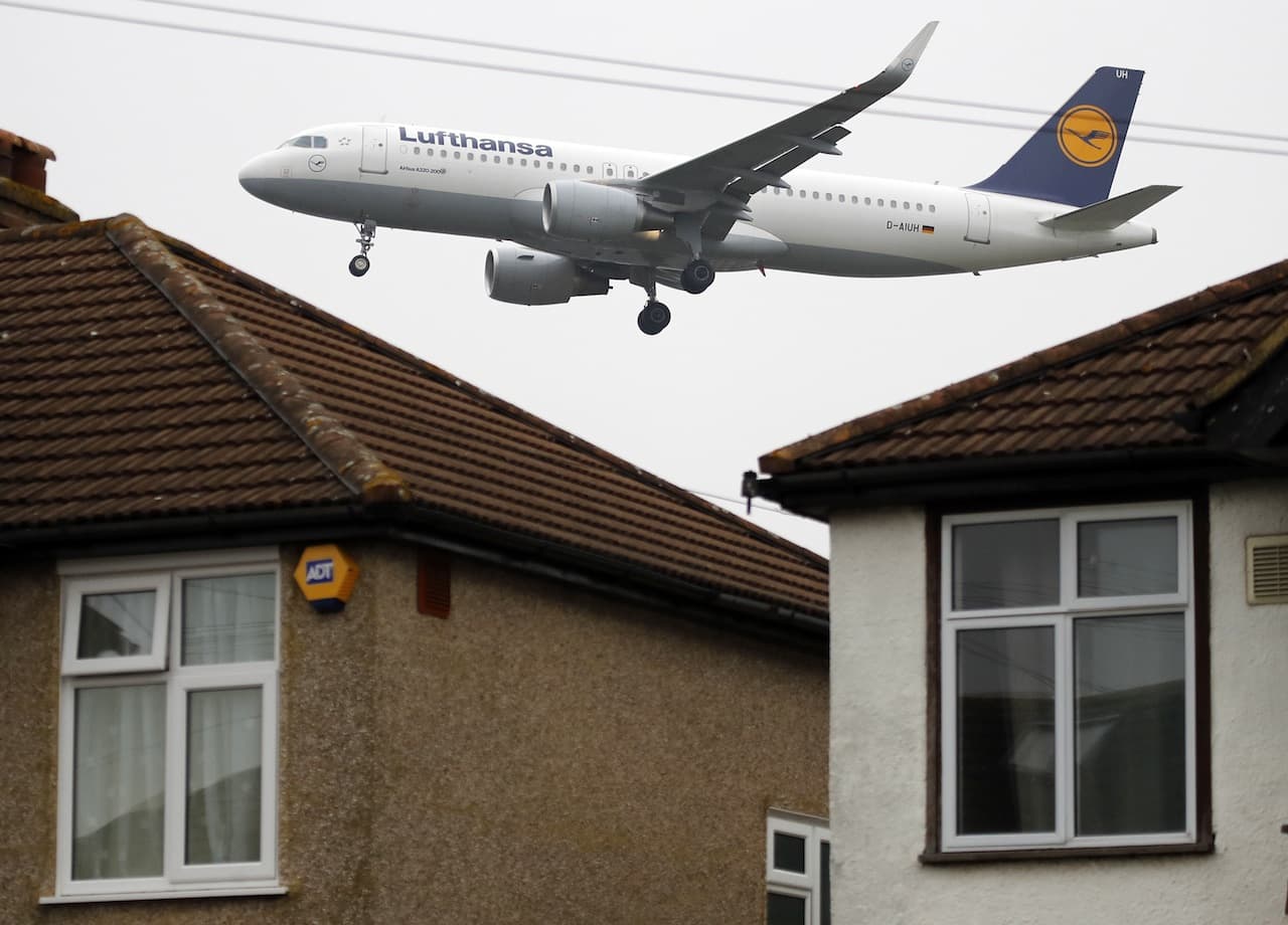 Sztrájkba léptek a Lufthansa pilótái