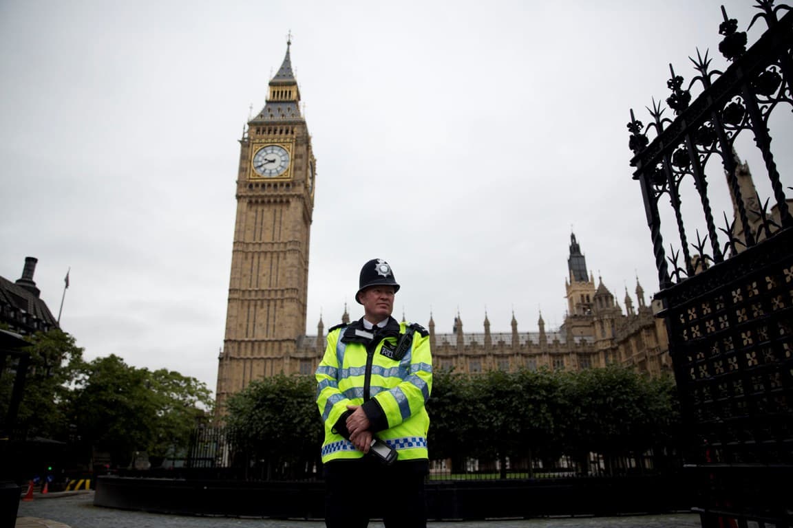 Szexuális bűnöző lehet több száz brit rendőr!