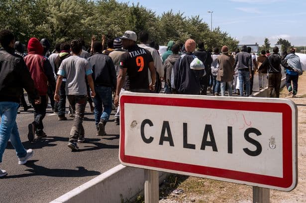 Öt menekült megsebesült Calais-ban egy lövöldözésben