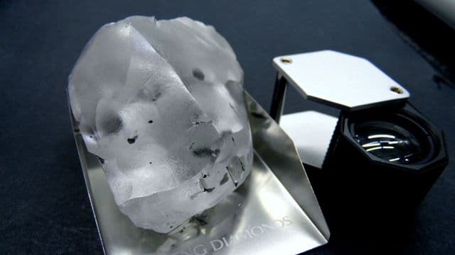 Több tízmillió dollárért kelt el a világ egyik legnagyobb gyémántja