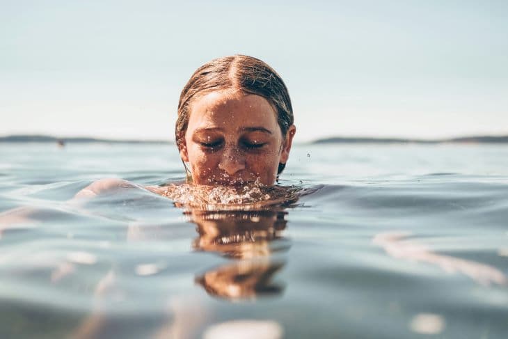 A hideg vízben úszás mérsékelheti a menopauzás tüneteket