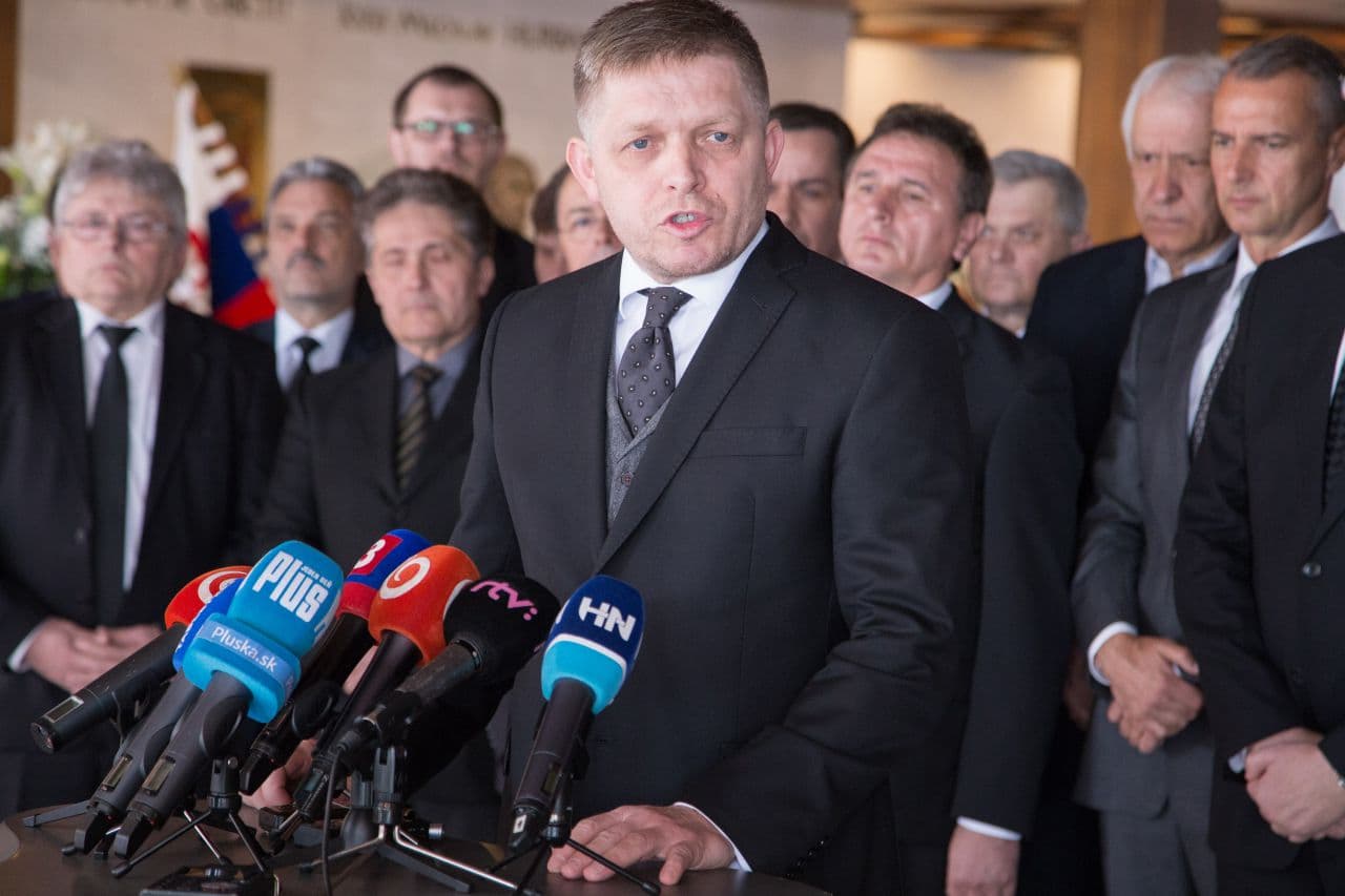 Fico vicsorítva osztotta ki Kiskát, az ellenzéket, a tüntetőket és a médiát is!