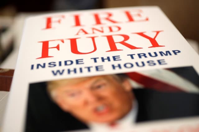 Tévésorozat készül a Trumpról szóló, hatalmas sikert aratott könyvből