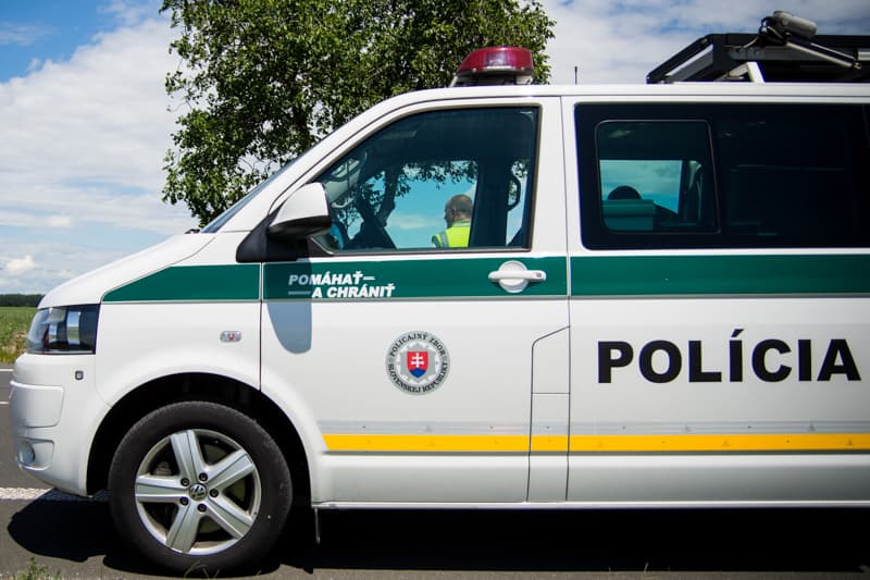 Csallóközi sofőr szenvedett súlyos balesetet Nagyszombat közelében