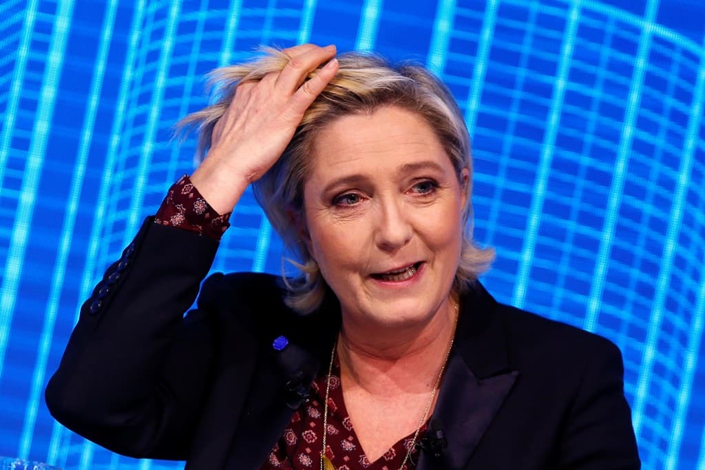 Szerecsent mosdat Le Pen