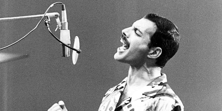 Már tudni, mikor kerül mozikba a Freddie Mercury életéről szóló film