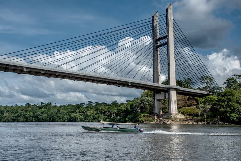Megnyílt a forgalom előtt az Európai Uniót Dél-Amerikával összekötő híd