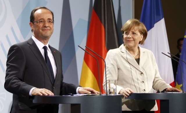 Merkel és Hollande szerint meg kell hosszabítani az Oroszország elleni szankciókat