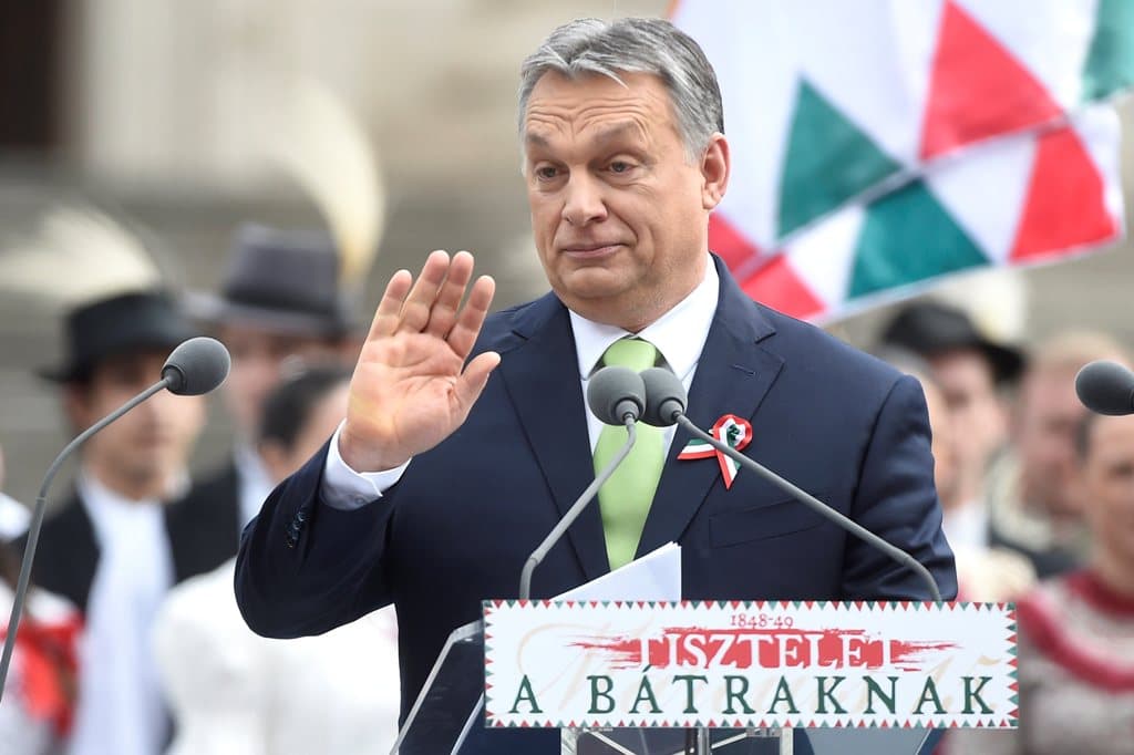 Folytatódik Orbán politikájának kivesézése