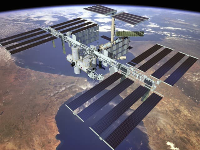 Százezerszer kerülte meg a Földet a Nemzetközi Űrállomás
