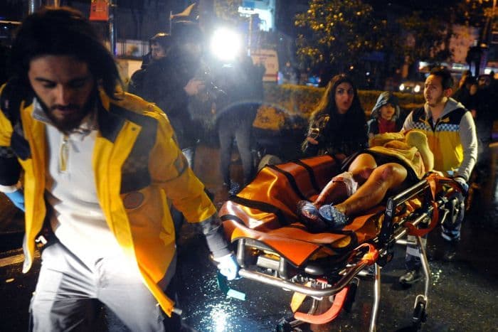Legalább 39 halott, 69 sebesült egy isztambuli szórakozóhelyen