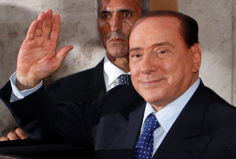 Silvio Berlusconi nem hagy fel a politikával