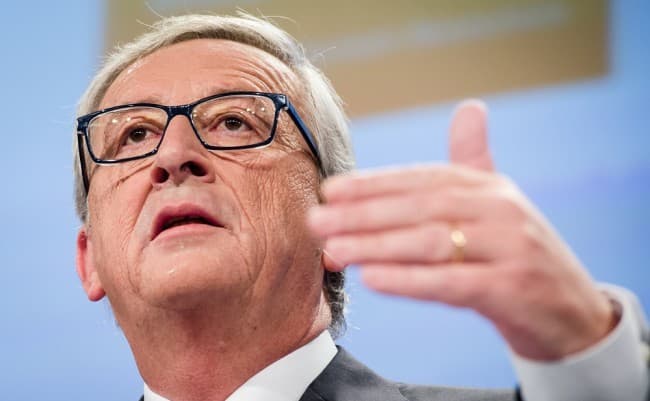 Juncker: Az Európai Uniónak a saját kezébe kell vennie a védelmét!