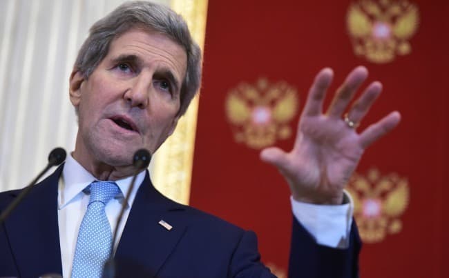 Müncheni konferencia - Kerry: Oroszország a legitim ellenzéket támadja Szíriában
