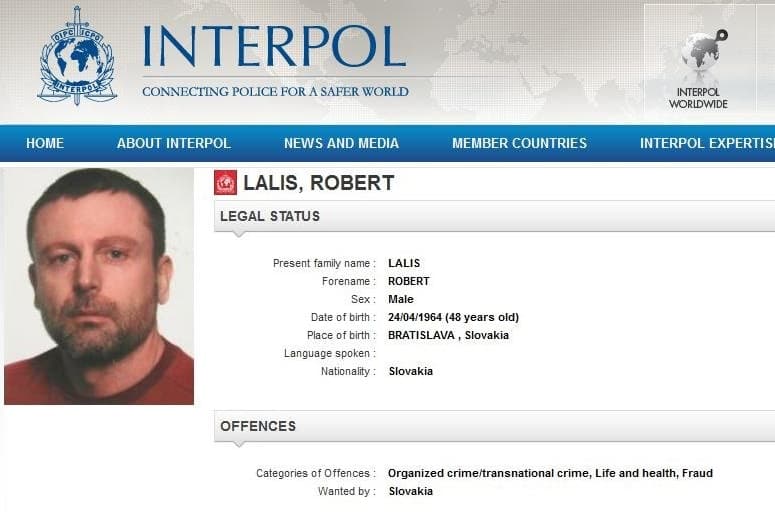 Már csak egy lépés, hogy hazahozzák a 11 gyilkossággal gyanúsított Róbert Lališt