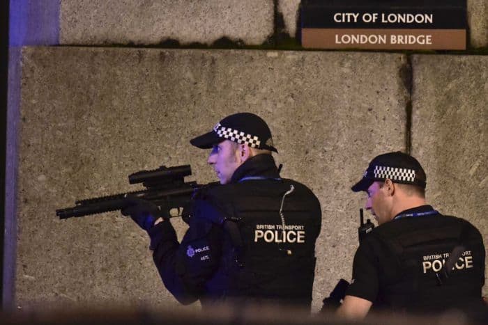 Szitává lőtték a londoni gyilkosokat a zsaruk