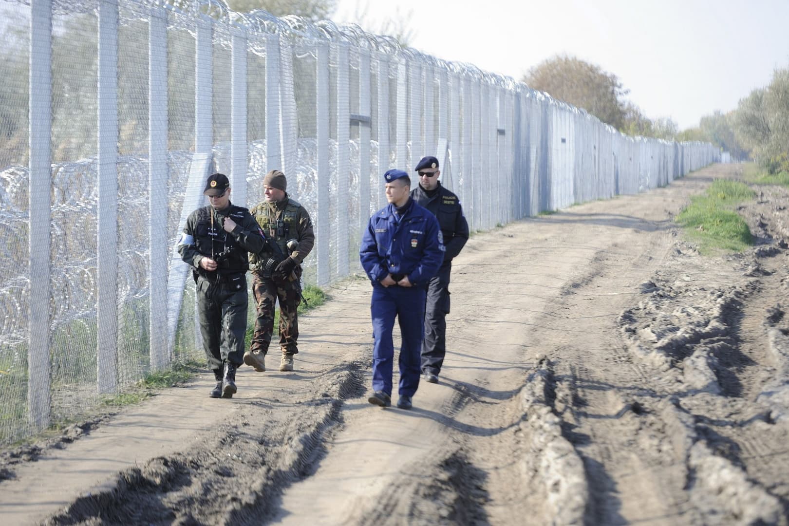 Nehéz dolga lesz a menekülteknek a szerb-magyar határon