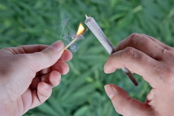 A kanadai kormány legalizálni akarja a marihuána fogyasztását